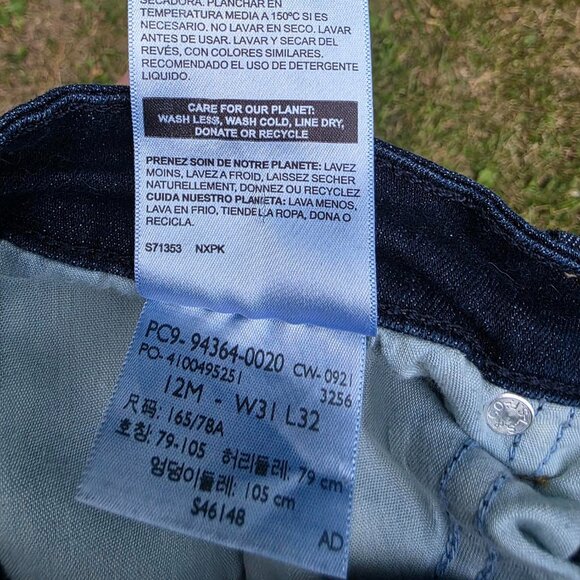 Levi Strauss Jeans Womens 12M  31x32 Blue Mid Rise Signature Boot Cut EUC - Picture 5 of 6